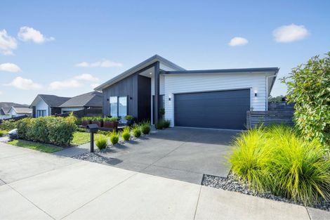 Photo of property in 18 Jane Maree Road, Kumeu, 0810