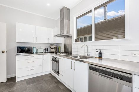 Photo of property in 26 Miro Street, Eastbourne, Lower Hutt, 5013