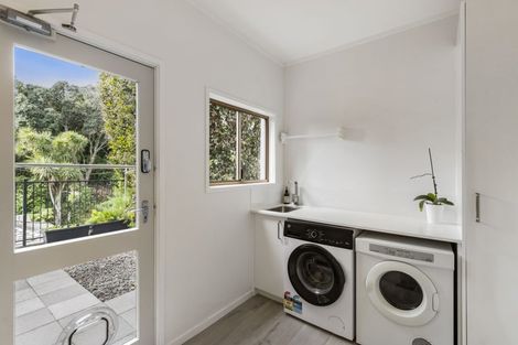 Photo of property in 127 Mellons Bay Road, Mellons Bay, Auckland, 2014