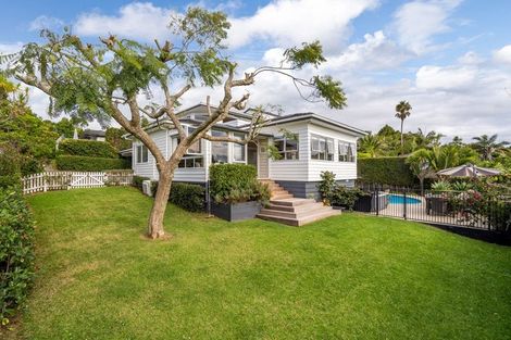 Photo of property in 74 Aberdeen Road, Campbells Bay, Auckland, 0620