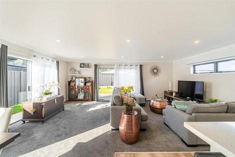 Photo of property in 2 Pattullo Crescent, Wallaceville, Upper Hutt, 5018