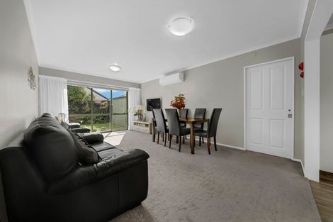 Photo of property in 6 Craiburn Street, Ranui, Auckland, 0612