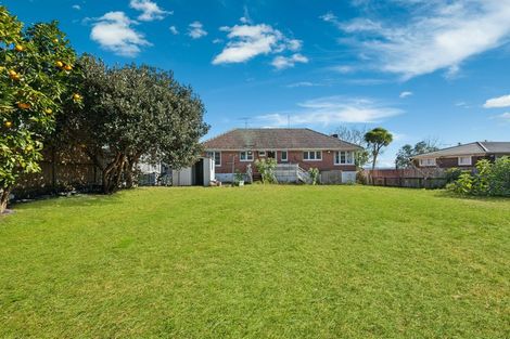 Photo of property in 23 Humphrey Kemp Avenue, Henderson, Auckland, 0612