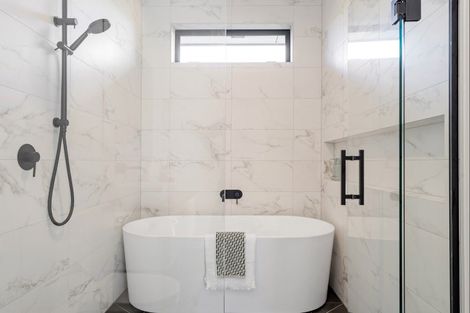 Photo of property in 2 Shearwater Lane, Point Wells, 0986