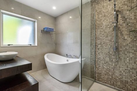 Photo of property in 7 Bushglen Court, Browns Bay, Auckland, 0630