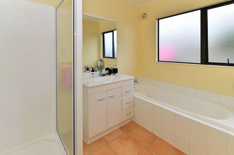 Photo of property in 17b Ksenia Drive, Flat Bush, Auckland, 2019