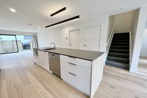 Photo of property in 35 Ludlam Crescent, Woburn, Lower Hutt, 5010