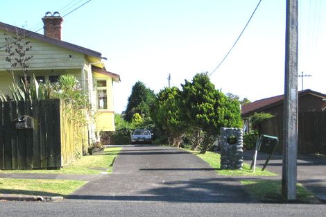 Photo of property in 1/17 Islington Avenue, New Lynn, Auckland, 0600