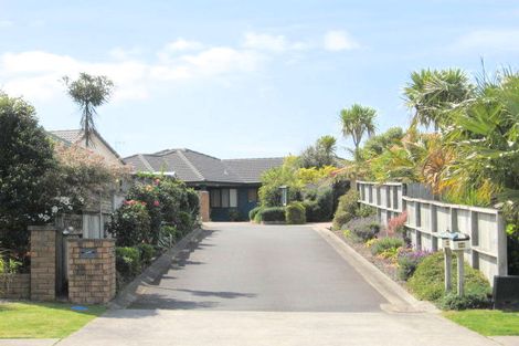 Photo of property in 33 Santa Monica Drive, Papamoa Beach, Papamoa, 3118
