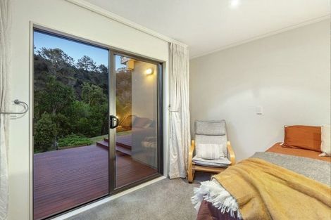 Photo of property in 126 Lynn Road, Bayview, Auckland, 0629