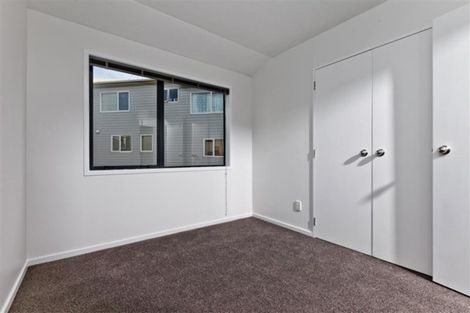Photo of property in 1/5 Kilham Avenue, Northcote, Auckland, 0627