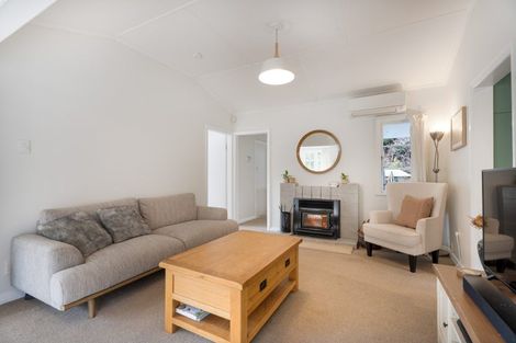 Photo of property in 35 Elmslie Road, Pinehaven, Upper Hutt, 5019