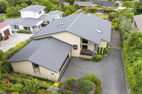 Photo of property in 18 Kotare Street, Waikanae, 5036