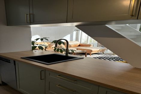 Photo of property in 2/62 South Karori Road, Karori, Wellington, 6012