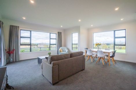 Photo of property in 30 Westwood Drive, Aokautere, Palmerston North, 4471