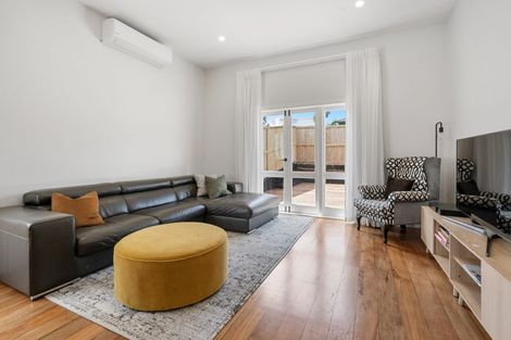 Photo of property in 43 Roberton Road, Avondale, Auckland, 1026