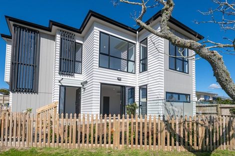 Photo of property in 11a Merida Place, Unsworth Heights, Auckland, 0632