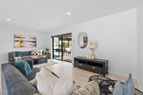 Photo of property in 2/99 Riverside Road, Orewa, 0931