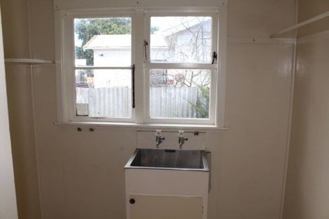 Photo of property in 12 Ranfurly Street, Dannevirke, 4930