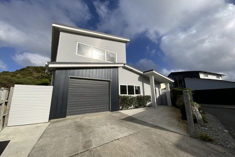 Photo of property in 9 Birkhall Grove, Strathmore Park, Wellington, 6022