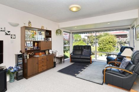 Photo of property in 22 Prestons Road, Redwood, Christchurch, 8051
