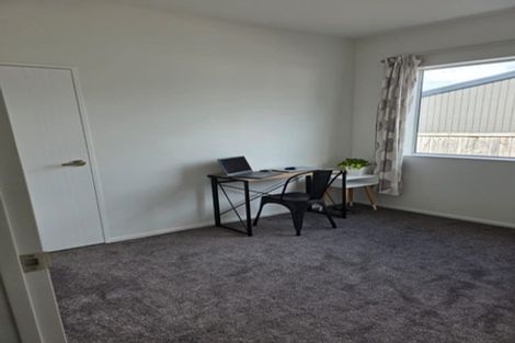 Photo of property in 7 Vinistra Road, Kumeu, 0810