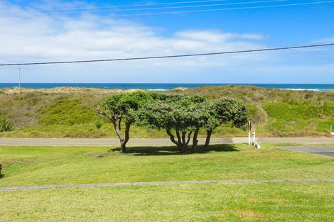 Photo of property in 61 Marine Drive, Te Kopuru, 0371