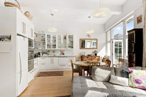 Photo of property in Aulsebrooks Apartments, 2/178 Wakefield Street, Te Aro, Wellington, 6011
