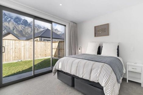 Photo of property in 11 Bale Road, Jacks Point, 9371