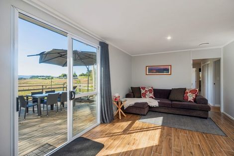 Photo of property in 141 Karioitahi Road, Waiuku, 2683