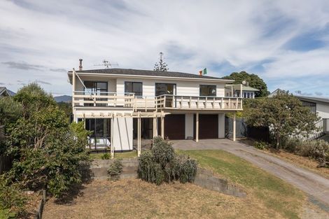 Photo of property in 36 Field Way, Waikanae Beach, Waikanae, 5036