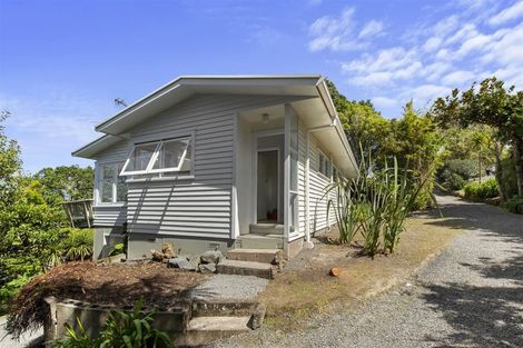 Photo of property in 71 Lyons Avenue, Murrays Bay, Auckland, 0630