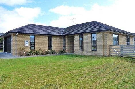 Photo of property in 48 Ocean View Rise, Ruakaka, 0116