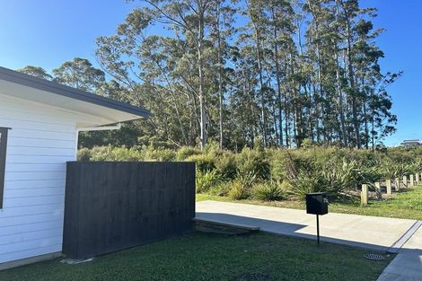 Photo of property in 17 Endurance Rise, Orewa, 0931
