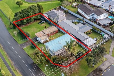 Photo of property in 490 Don Buck Road, Massey, Auckland, 0614