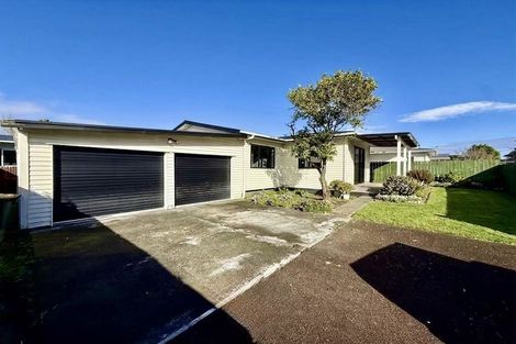 Photo of property in 6 Durham Street, Te Atatu Peninsula, Auckland, 0610