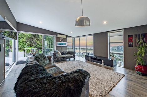 Photo of property in 2 Redcliffs View Lane, Redcliffs, Christchurch, 8081