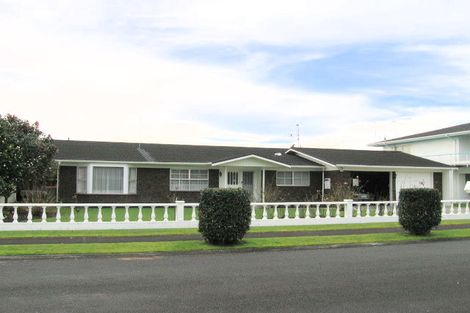 Photo of property in 8 Wilfred Street, St Andrews, Hamilton, 3200