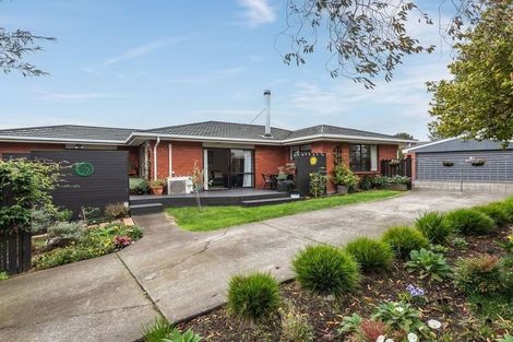 Photo of property in 18 Lowry Avenue, Redwood, Christchurch, 8051
