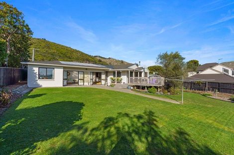 Photo of property in 10 Winara Avenue, Waikanae, 5036