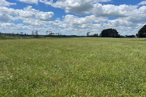 Photo of property in 15 Codlin Road, Waiuku, 2683