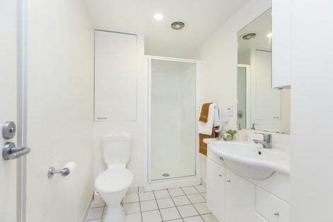 Photo of property in Terrace Heights Apartments, 2a/163 The Terrace, Wellington Central, Wellington, 6011