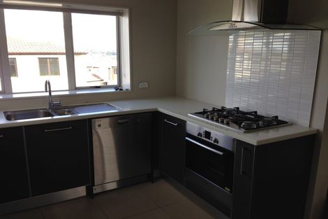 Photo of property in The Rise, 4/11 Hatfield Place, Albany Heights, Auckland, 0632