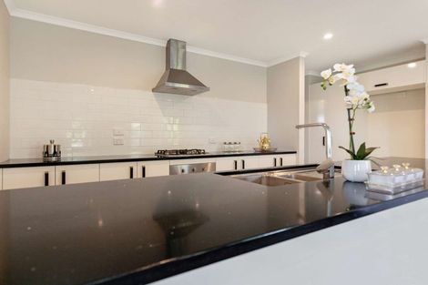 Photo of property in 5 Faber Place, Rototuna North, Hamilton, 3210