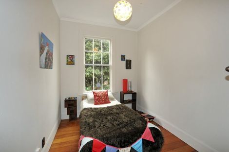 Photo of property in 13 Cave Road, Houghton Bay, Wellington, 6023