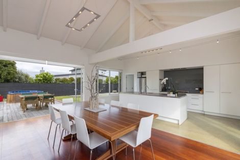 Photo of property in 31 Tohora Crescent, Omaha, 0986