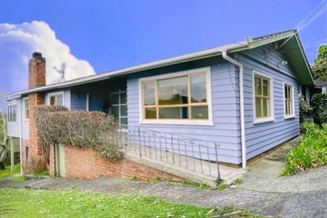 Photo of property in 15 Lake Road, Northcote, Auckland, 0627