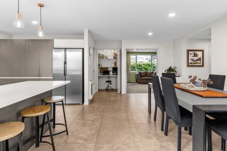 Photo of property in 17 Margaret Avenue, Havelock North, 4130