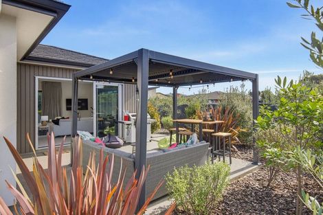 Photo of property in 18 Petrel Close, Paraparaumu Beach, Paraparaumu, 5032