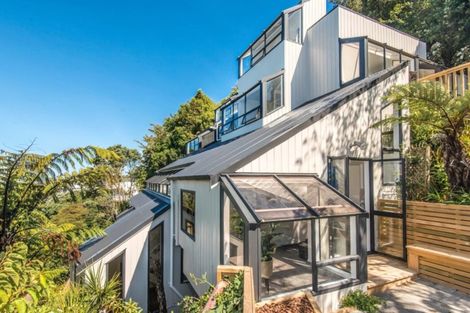 Photo of property in 33 Homebush Road, Khandallah, Wellington, 6035